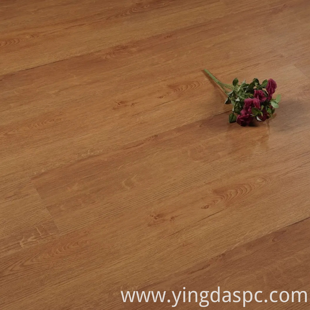 Easy-Care Vinyl Floor with Classic Natural Color